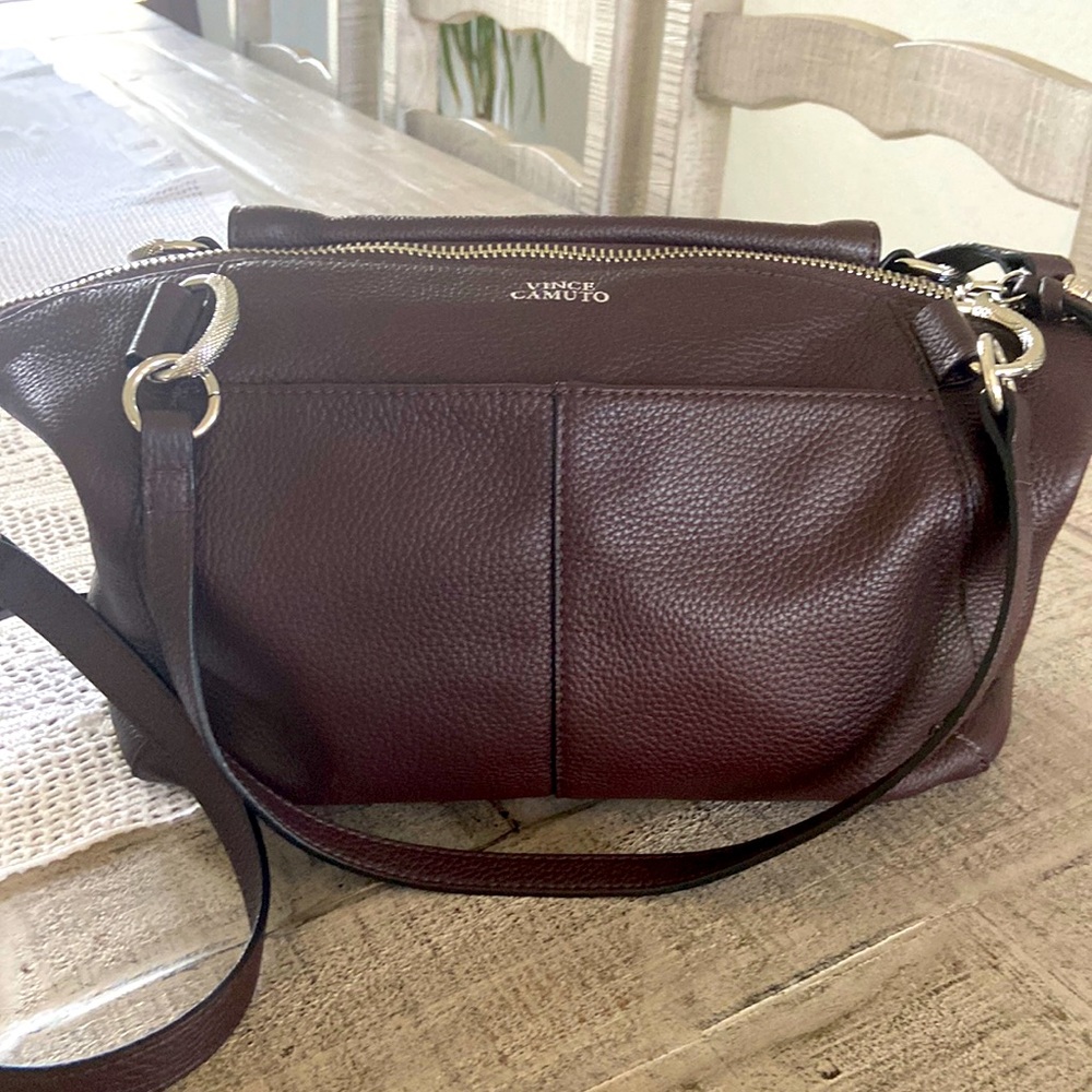 Vince Camuto leather handbag. EUC